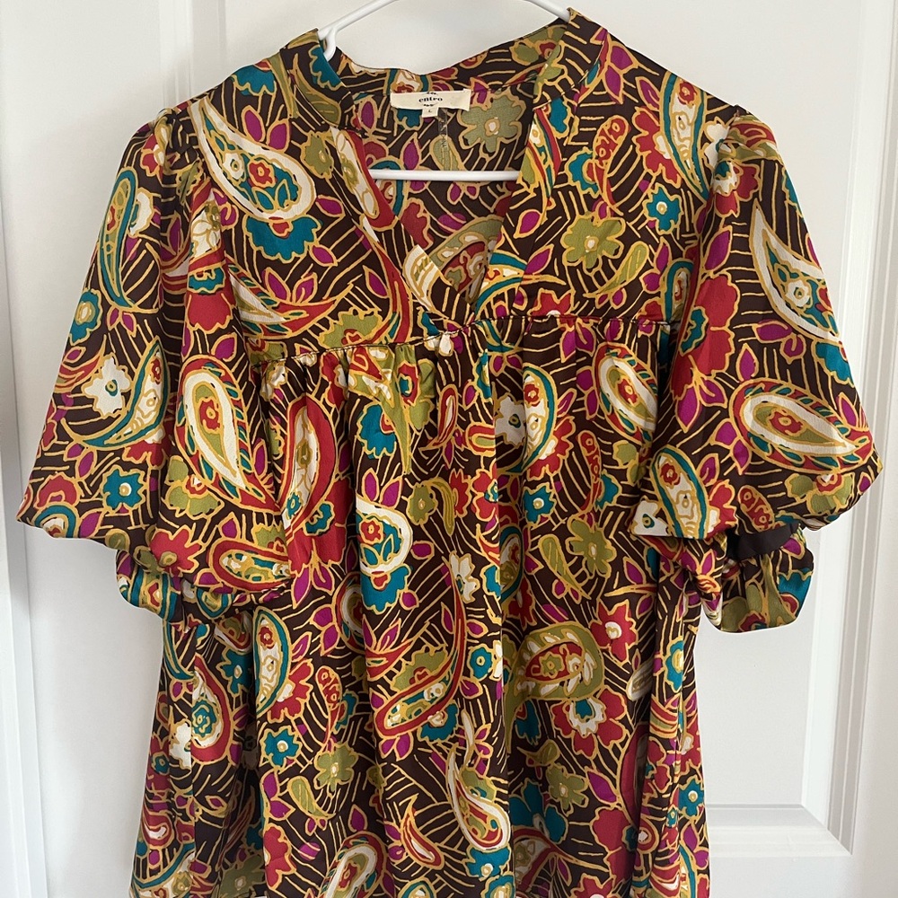 Entro Vibrant Paisley Women's Top